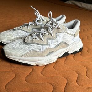 Adidas OZWEEGO